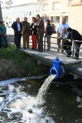 Inauguracin de la tubera que lleva agua depurada a toda la zona agrcola de Gav (14 de marzo de 2009)